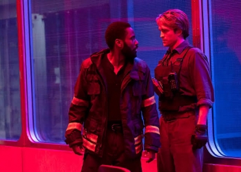 Tenet İçin Yaş Engeli Tartışması Başladı