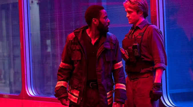 Tenet İçin Yaş Engeli Tartışması Başladı