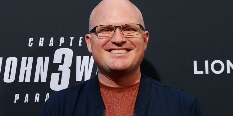 Derek Kolstad The Time Agent’ı Uyarlayacak