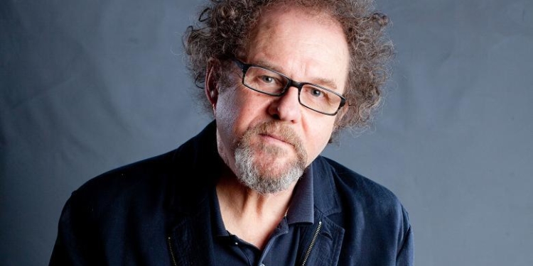 Mike Figgis Mother Tongue’ı Yönetecek