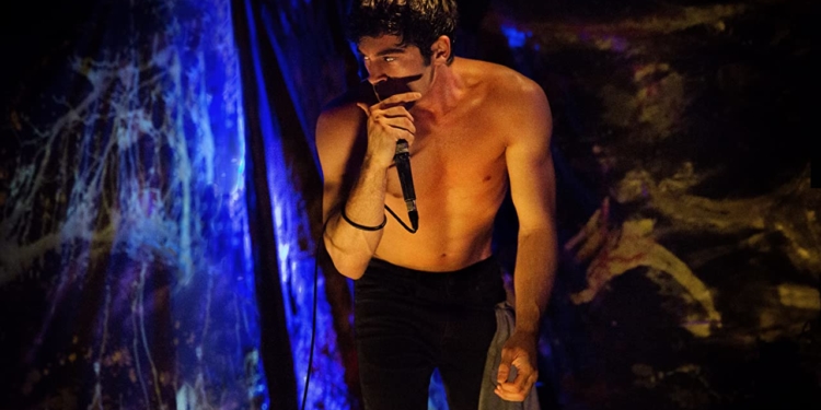 Türkiye’nin İlk Punk Filmi ”Arada” 19 Mart’ta Netflix’de Gösterime Giriyor