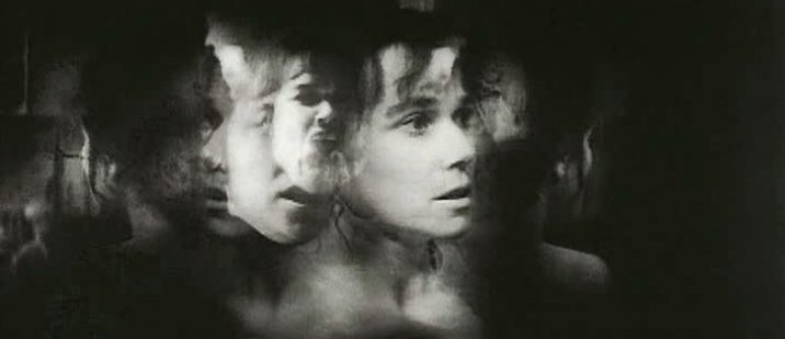 Huzursuzluğun Tehditkâr İnşası Üzerine: Outer Space (1999)