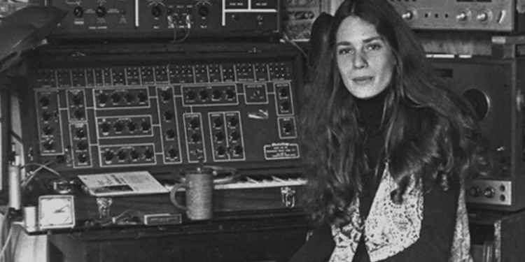 40. Istanbul Film Festivali’nden İzlenimler: Sisters With Transistors (2020)