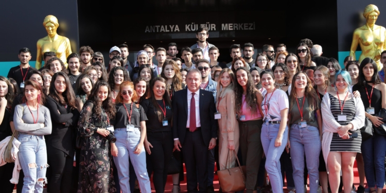 Altın Portakal Sinema Okulu’na Başvurular Açıldı