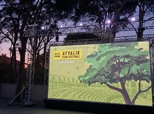 4. Başka Sinema Ayvalık Film Festivalinde Kariyo & Ababay Vakfı Yılın Yönetmeni Ödülü Sahibini Buldu
