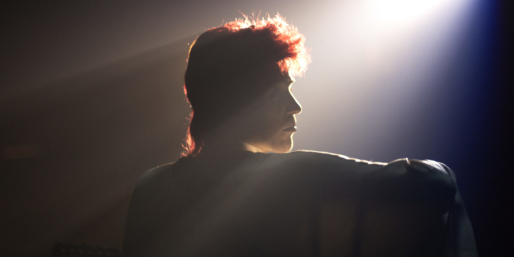 Kapsülü Terk Etme Zamanı: Stardust (2020)