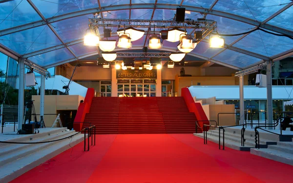 Fransa Hükümeti’nin Emeklilik Reformundaki Israrı Cannes Film Festivali’ni Elektriksiz Bırakabilir