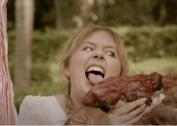 Spider Baby Trailer ile Korku Ağlarını Örüyor