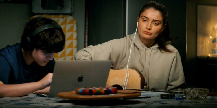 Melodik Sevgi, Müzikal Bağlantılar: Flora and Son (2023)