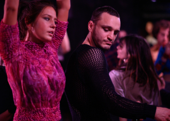 Kimlik Karmaşası ve Aşk Üçgeni – Passages (2023)