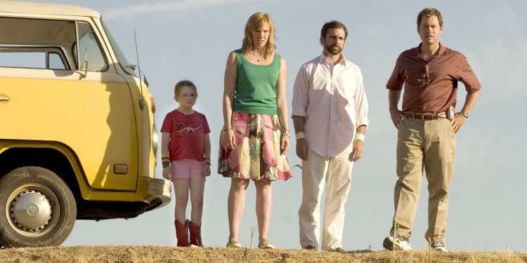 Toplumun Güzellik Normlarını İrdeleyen Perde