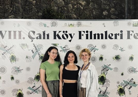 Körfez (2022) Filminin Yönetmeni Kumru Karataş ile Söyleşi