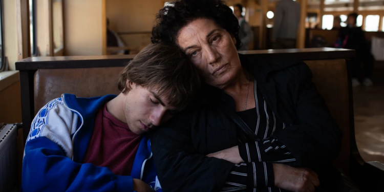 Bulmamak Üzere Aramak: Crossing (2024)