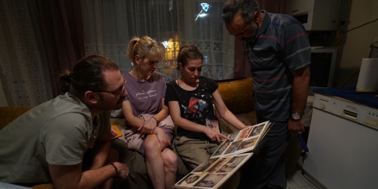 Bildiğin Gibi Değil (2024) Filminin Yönetmeni Vuslat Saraçoğlu ile Söyleşi