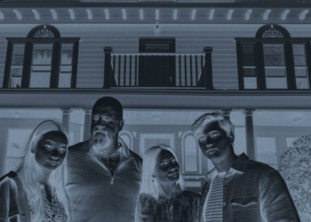 Bir Hayaletin Bakış Açısından Çekilen Korku Filmine Övgü Yağmuru!