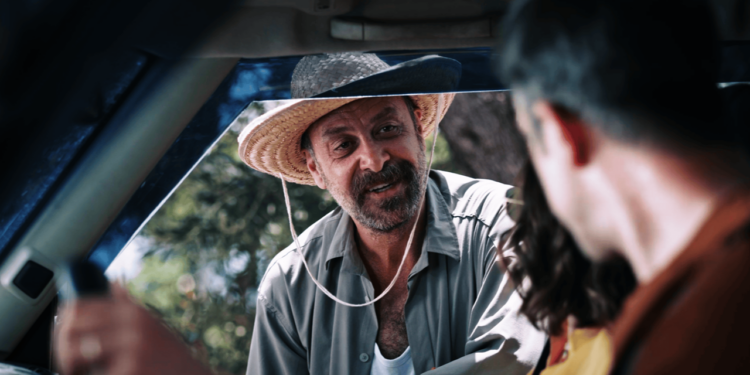 Evcilik (2024): Komşunun Aşkı Daha Yeşildir