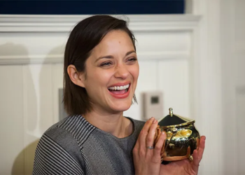 Marion Cotillard, Roma Elastica ile Cinecittà Stüdyolarına Geri Dönüyor!