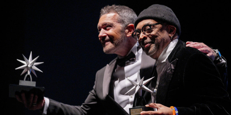 Spike Lee ve Antonio Banderas Torino Film Festivali’nde Birbirlerini Onurlandırdı