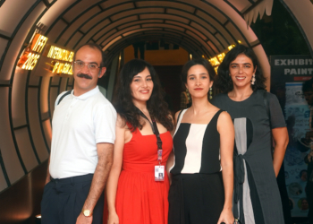 Karanlıkta Islık Çalanlar, Hindistan’da Prömiyerini Yaptı