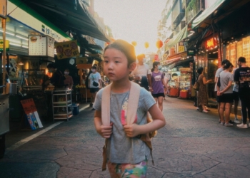 Günah Kadar Masum: Left-Handed Girl (2025)