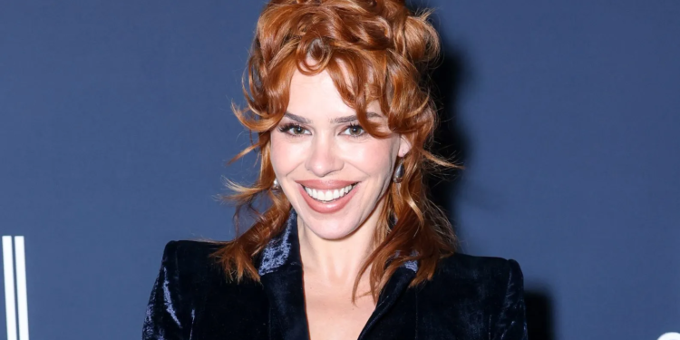 Billie Piper ve Johnny Flynn, Elsinore’in Kadrosuna Dahil Oldu