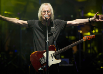 Bulutsuzluk Özlemi Belgeseli “Yaşamaya Mecbursun!” 45. İstanbul Film Festivali’nde