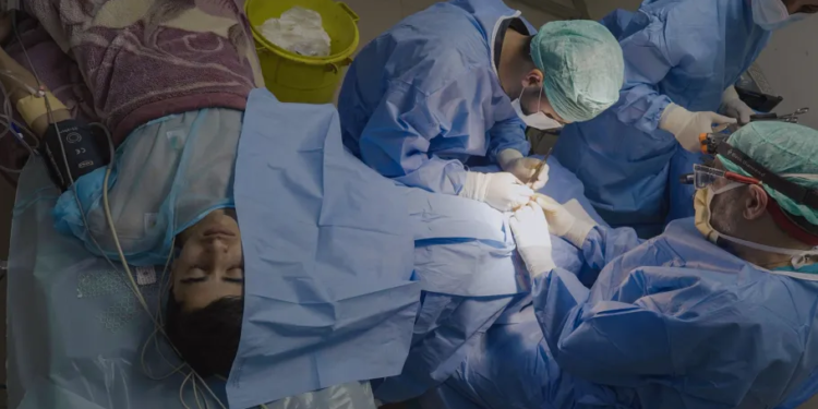 Gazze’de Ağır Yaralanan Çocukları Tedavi Eden Amerikalı Doktorların Öyküsü: ‘American Doctor’ Belgeselinin Fragmanı Yayınlandı